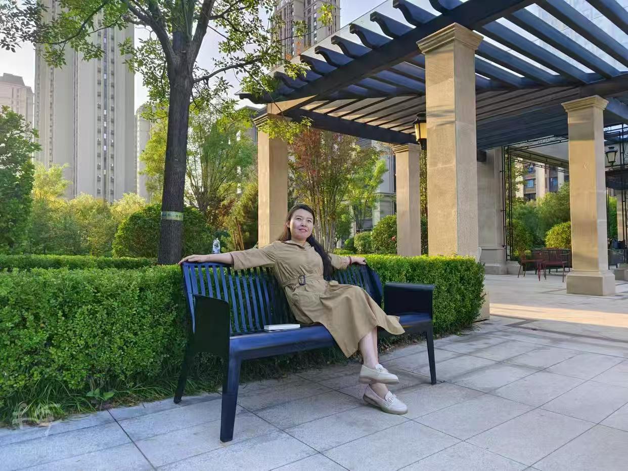 绿色环境爱心公益使者-冯志青