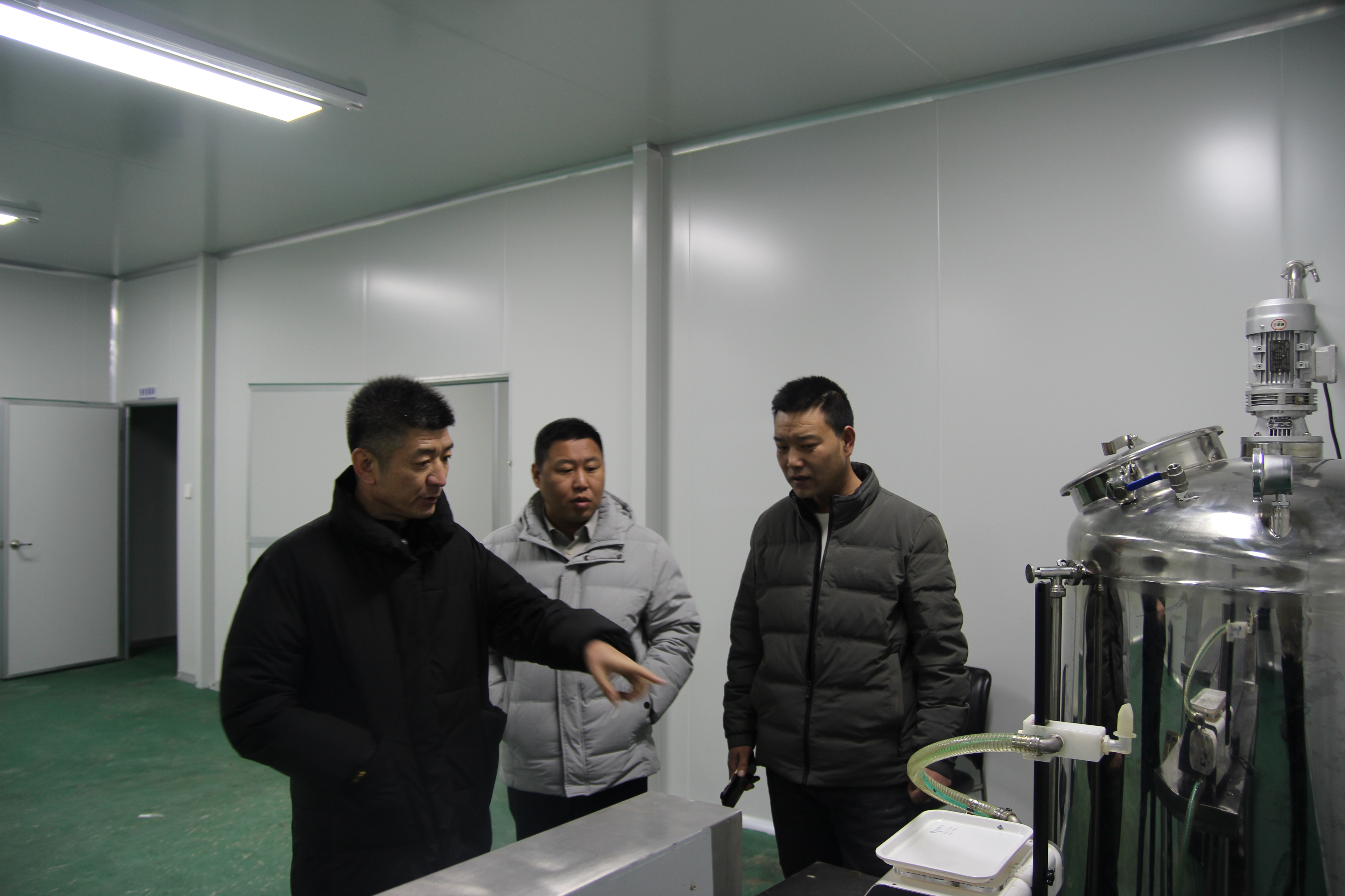 河北省经协乡村振兴工作委员会联合京辰正禾考察平山县蛟潭庄蜂产业共谋乡村振兴新路径