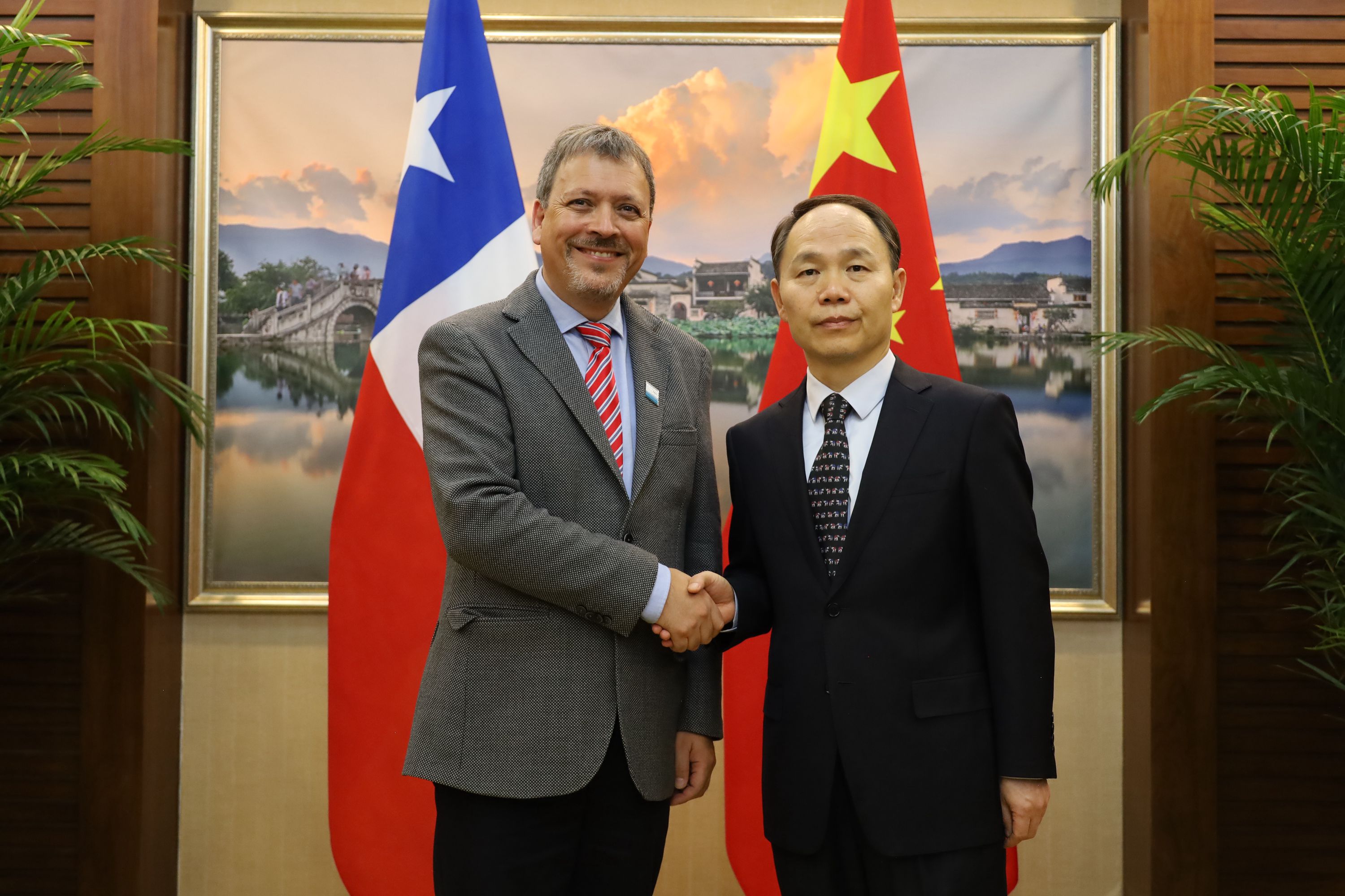 张治礼会见智利经济部渔业副部长萨拉斯