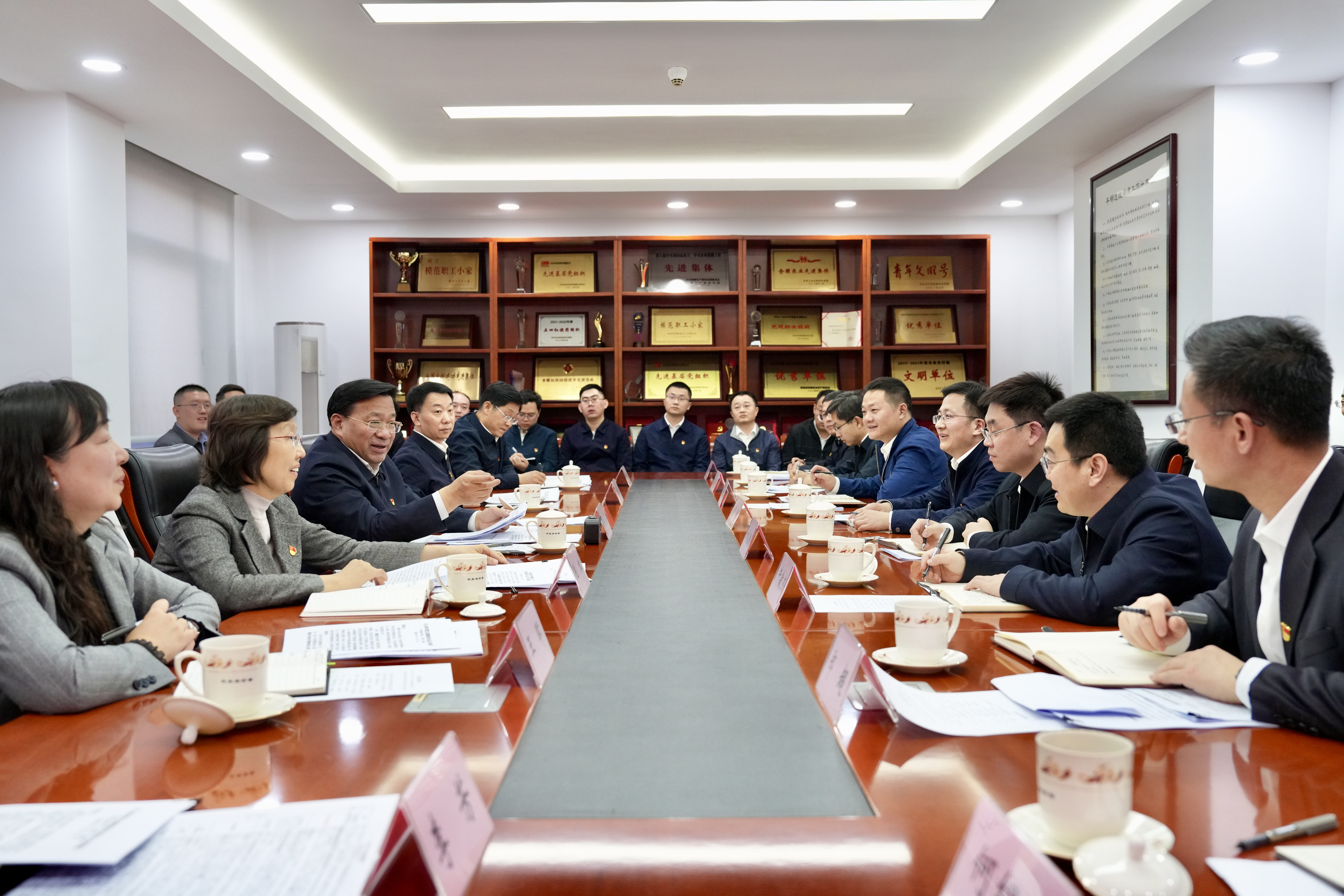 韩俊参加人事司党支部组织生活会时强调 扎实有力做好组织人事各项工作 为推进乡村全面振兴提供组织保证